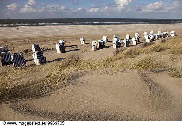 Strandkörbe am Hauptstrand,  Ostfriesische Insel Spiekeroog,  Niedersachsen,  Deutschland,  Europa