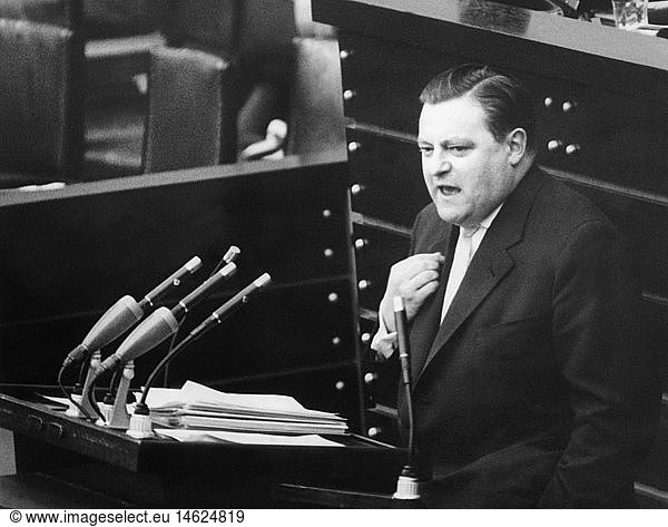 Strauss  Franz Josef  6.9.1915 - 3.10.1988  German politician (CSU)  Federal Minister of Defence 16.10.1956 - 9.1.1963  speech in the Federal Diet  debate on the foreign policy of the Federal Government  Bonn  23.1.1958