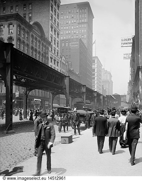 Street Scene and Elevated Train  Wabash Avenue  Chicago  Illinois  USA  Detroit Publishing Company  1907