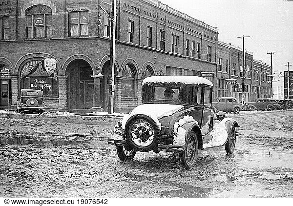 Street Scene  Herrin  Illinois  USA  Arthur Rothstein  U.S. Farm Security Administration  January 1939