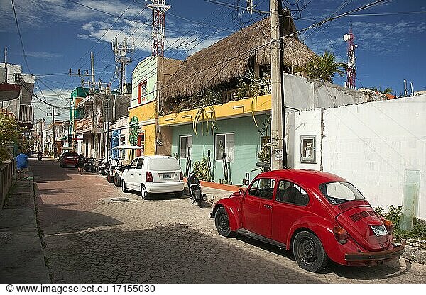 Streets scene from the town center  Isla Mujeres  Cancun  Quintana Roo  Mexico  Central America.