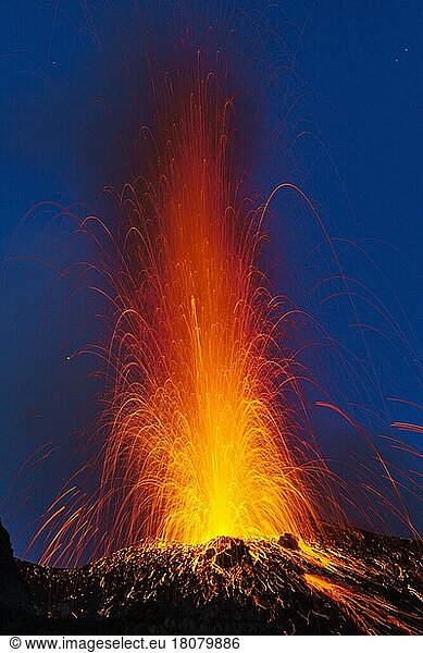 Stromboli  Lipari Islands  eruption  lava  eruption  volcanic eruption  Italy  Europe