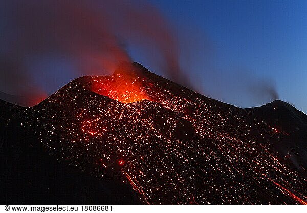 Stromboli  Lipari Islands  eruption  lava  eruption  volcanic eruption  Italy  Europe
