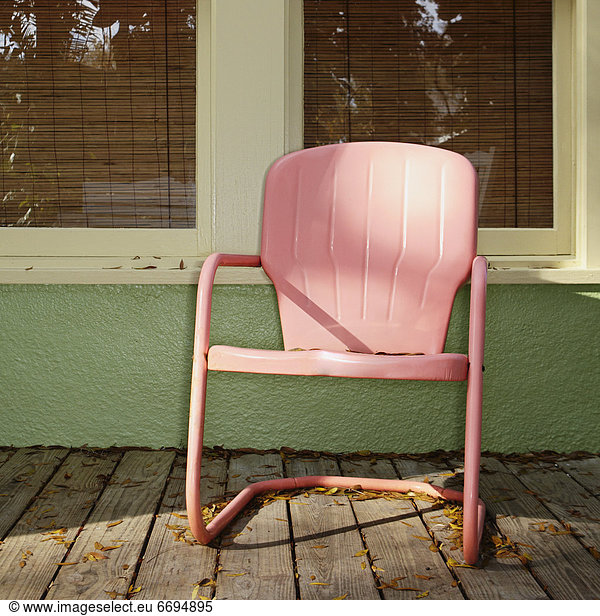 Stuhl Vordach pink Metall