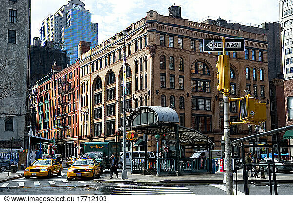 Subway Station And Traditional Apartments Building In Tribeca  Manhattan  New York  Usa