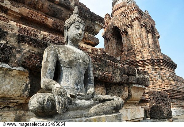 Sukhothai (Thailand): Buddha´s statue at the Wat Mahathat