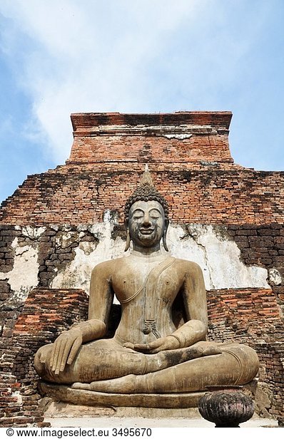 Sukhothai (Thailand): Buddha´s statue at the Wat Mahathat