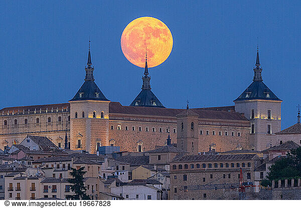 Super moon over AlcÃ¡zar castle. World Heritage