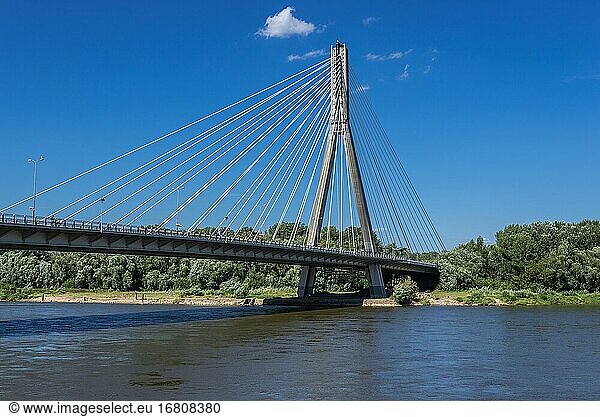 Swietokrzyski-Brücke über das Weichselufer in Warschau  Polen.