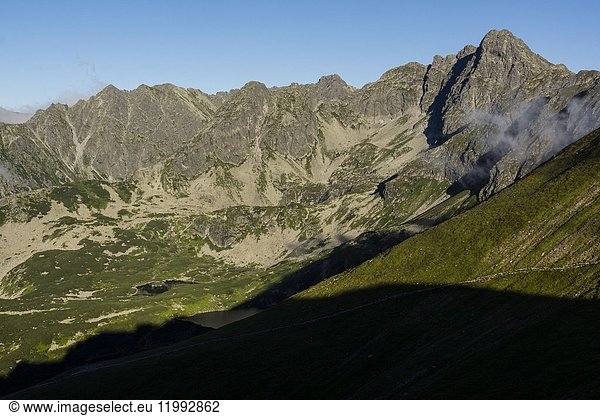 Swinica (2301 metros)  Kozi Wierch (2291 metros)  Skrajni Granat (2225 metros)  Kasprowy Wierch  parque nacional Tatra  Malopolska  Carpathians  Poland