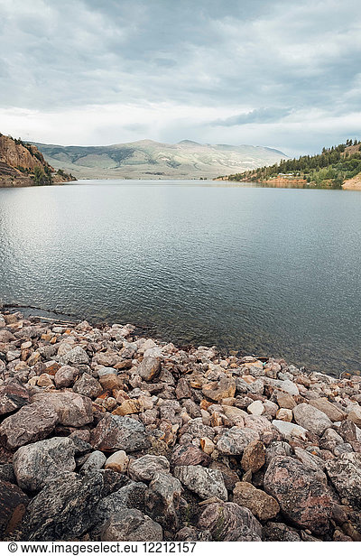 Szenische Ansicht des Dillon-Reservoirs  Silverthorne  Colorado  USA