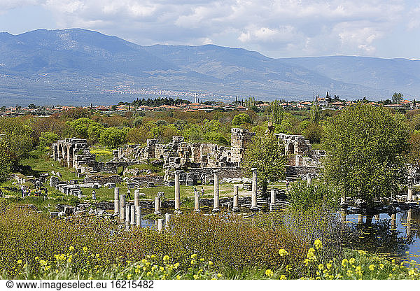 Türkei  Blick auf die Hadriansthermen