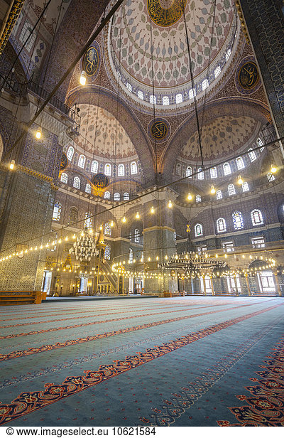 Türkei  Istanbul  Innenansicht der Sultan Ahmed Moschee