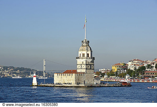 Türkei  Istanbul  Jungfernturm am Bosporus