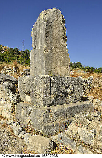 Türkei  Lykien  Obelisk  archäologische Stätte von Xanthos