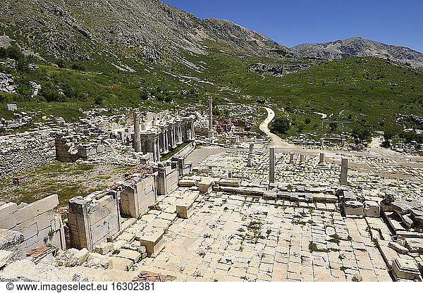 Türkei  Provinz Antalya  Pisidien  Ansicht des rekonstruierten Heroons in der archäologischen Stätte von Sagalassos