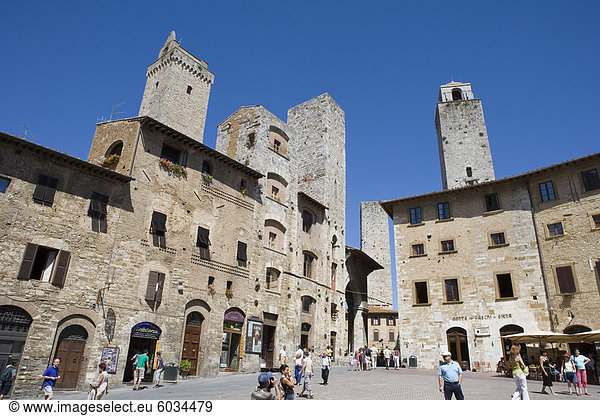 Türme  Piazza Della Cisterna  San Gimignano  UNESCO World Heritage Site  Toskana  Italien  Europa