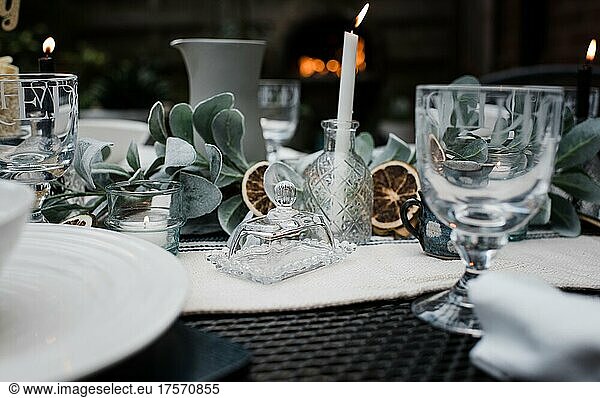 table decorations for an outdoor dinner with candles