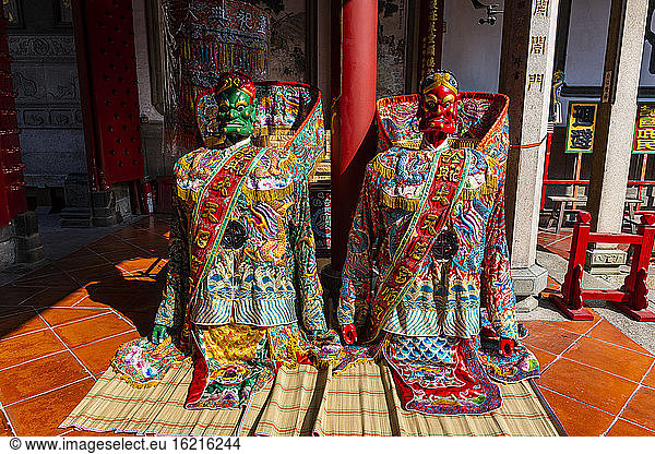 Taiwan  Tainan  Statuen im Großen Mazu-Tempel