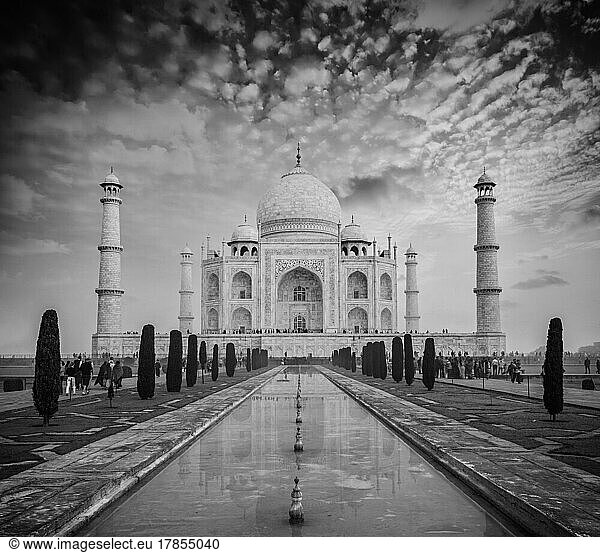 Taj Mahal  berühmtes indisches Wahrzeichen. Agra  Uttar Pradesh  Indien. Schwarz-Weiß-Version