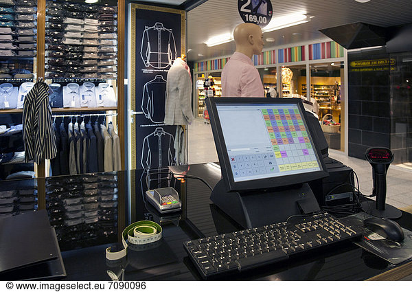 Tallinn  Hauptstadt  zeigen  Kleidung  Flughafen  Laden  Männerkleidung
