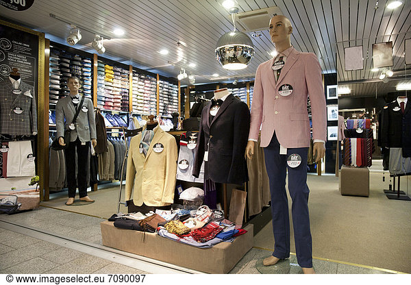 Tallinn  Hauptstadt  zeigen  Kleidung  Flughafen  Laden  Männerkleidung