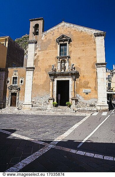 Taormina  Kirche Santa Caterina auf der Piazza Vittorio Emanuele  Sizilien  Italien  Europa. Dies ist ein Foto von Santa Caterina Kirche in Piazza Vittorio Emanuele  Taormina  Sizilien  Italien  Europa.