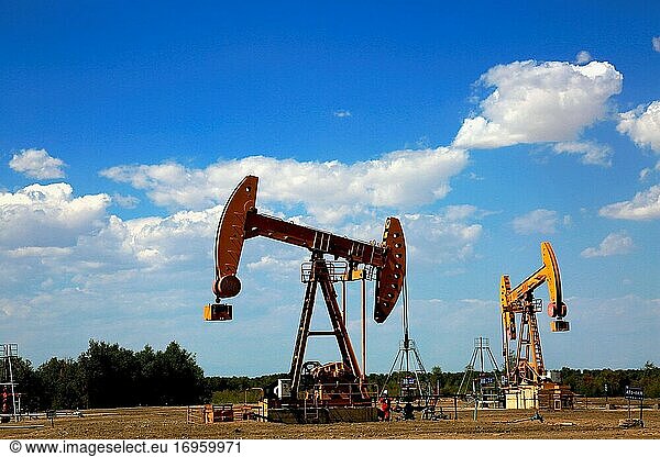 Tarim-Ölfeld-Pumpeinheiten