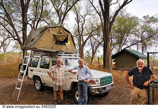 Teamwork  camping  Gepard  Acinonyx jubatus  Botswana  Forschung