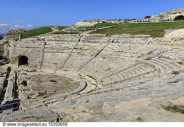 Teatro Greco (Griechisches Theater)  das griechische Amphitheater in Syrakus (Siracusa)  UNESCO-Weltkulturerbe  Sizilien  Italien  Europa