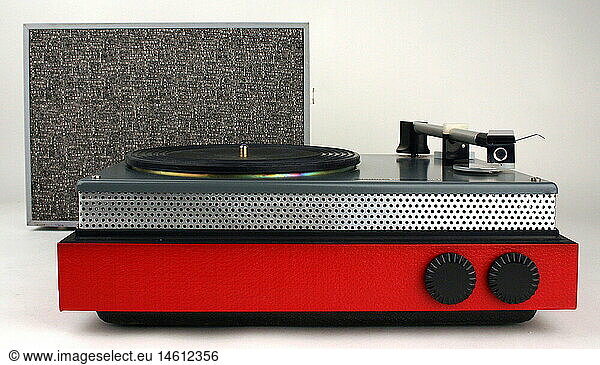 technics  record player  mono portable record player Ziphona decent 306  made by VEB Funkwerk Zittau  GDR  1970  historic  historical  20th century  East-Germany  East Germany  DDR  sound  audio technic  home electronics  1970s  70s  factory design  speaker  combination