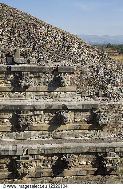 Tempel der Gefiederten Schlange (Quetzacoatl)  Archäologische Zone von Teotihuacan; Bundesstaat Mexiko  Mexiko
