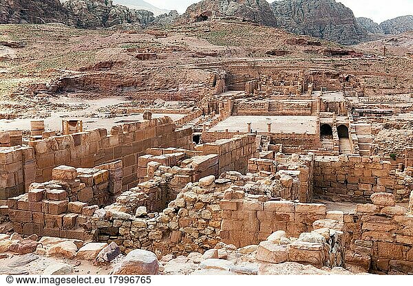 Tempel der geflügelten Löwen  Kleinasien  Löwen-Greifen  Ausgrabung  Breitentempel Archäologischer Park Petra  Felsenstadt Petra  Jordanien  Asien