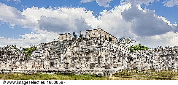 Tempel der Krieger  Chichen Itza Mexiko.
