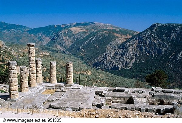 Tempel des Apollon in Heiligtum des Apollon (vierte Jahrhundert b.c.). Delphi. Griechenland