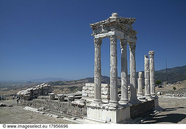 Tempel des Trajan  Bergama  Izmir  Türkei  Asien