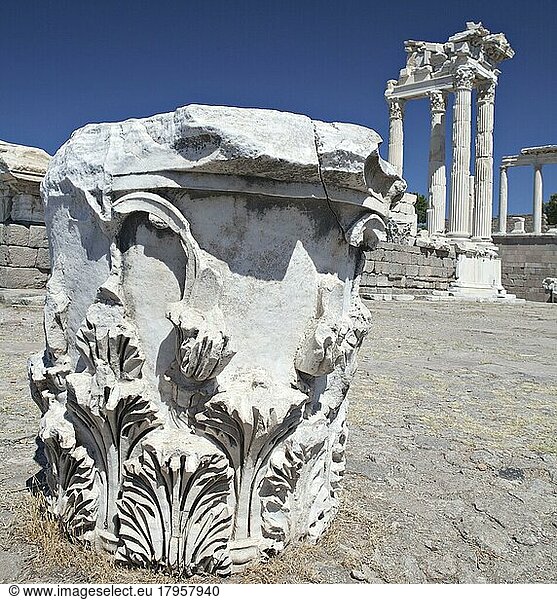Tempel des Trajan  Bergama  Izmir  Türkei  Asien