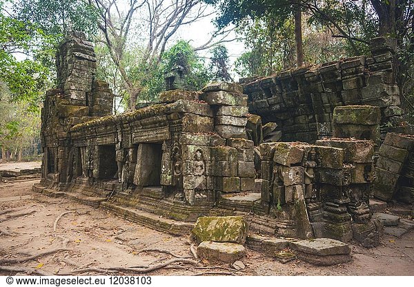 Tempelruine in Nähe des Ta Prohm Tempels  Angkor Archaeological Park  Provinz Siem Reap  Kambodscha  Asien