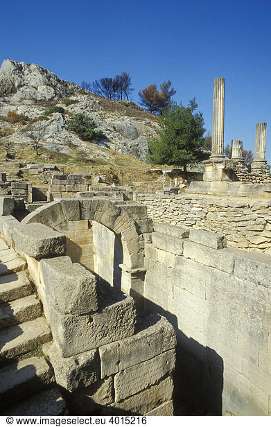 Temple de Valetuto  Glanum  Ausgrabungsstätte  St. RÈmy-de-Provence  Provence  Frankreich  Europa