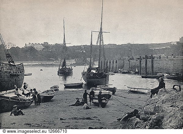 Tenby - Im Hafen  1895. Künstler: Unbekannt.