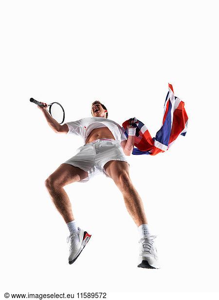 Tennis spielender Mann