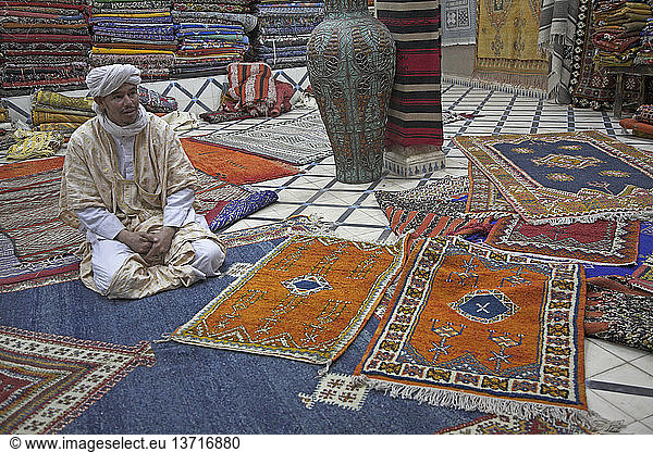 Teppichausstellungsraum Zagora  Marokko  Nordafrika