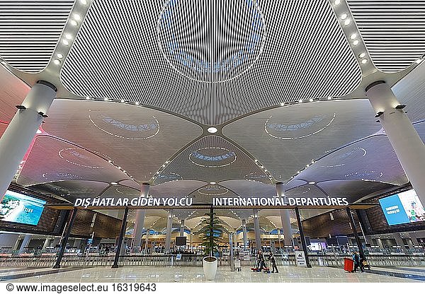 Terminal Neuer Flughafen Istanbul (ISL/IST) in der  Istanbul  Türkei  Asien