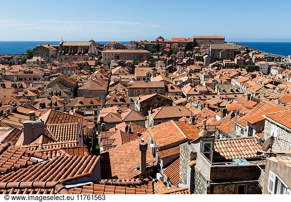 Terrakotta-Dachlandschaft der Altstadt Dubrovnik Kroatien
