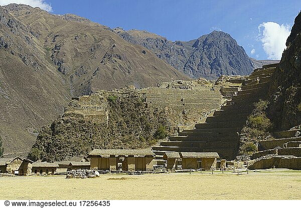Terrassen der Ruinenanlage der Inka Ollantaytambo Region Cusco Provinz Urubamba Peru Südamerika