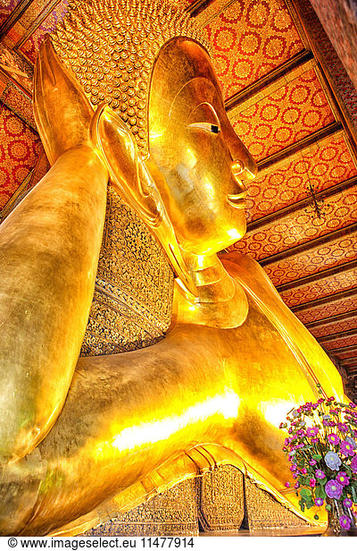 Thailand  Bangkok  reclining Buddha at War Pho temple