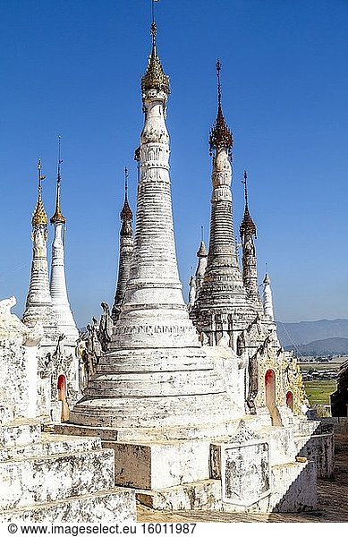 Thaung Thut Stupas  Inle-See  Shan-Staat  Myanmar.