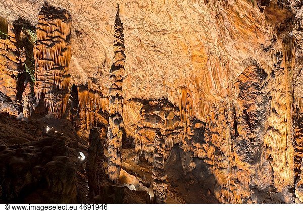 The Baradla Show Cave in the Aggtelek National Park  Hungary  Hall of Pillars The Baradla Cave in Aggtelek National Park is part of the UNESCO world heritage site of the caves of the Aggtelek and slovak karst The cave is one of the major attractions of