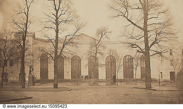 The Exposition Universelle of 1855. Main entrance of the Palais des Beaux-Arts  1855. Creator: Disdéri  André Adolphe-Eugène (1819-1889).