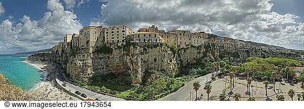 The medieval old town of Tropea with its turquoise sea and sandy beaches  Tropea  Vibo Valentia  Calabria  Southern Italy  Italy  situated on sandstone cliffs  Europe